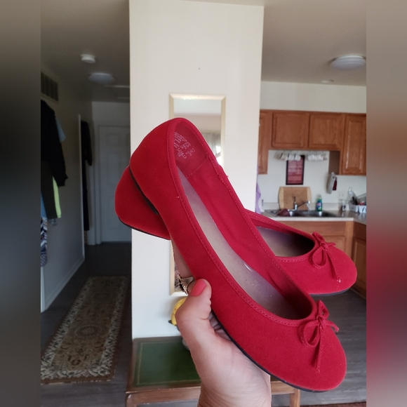 NWOT AE  Dorothy ruby red slipper shoes - Picture 5 of 16